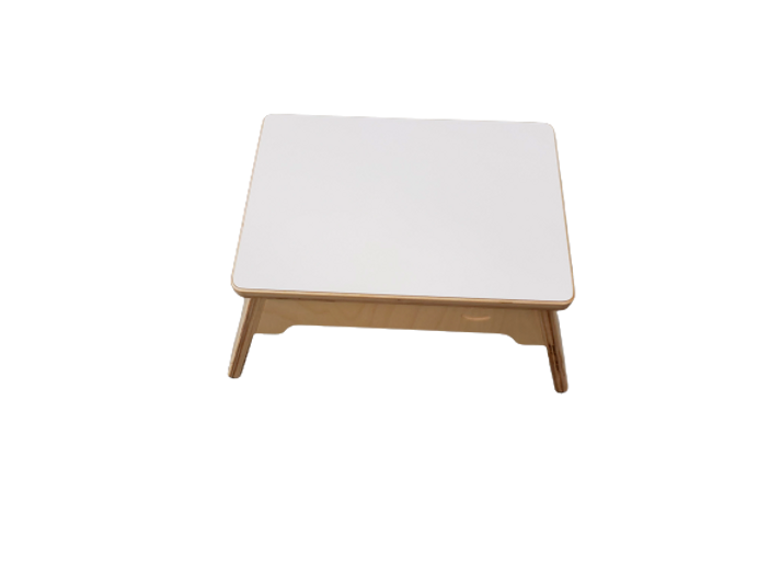 Tabouret empilable en bois