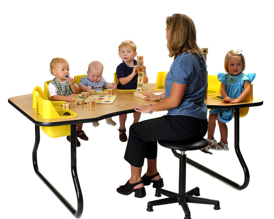 Table pour poupons à 8 places