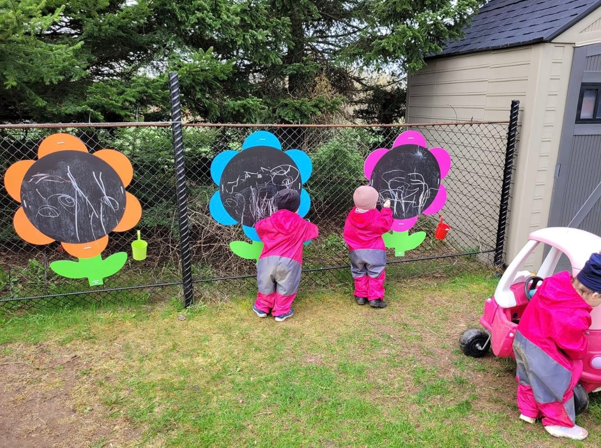 Wall mounted chalkboard set (5 pcs) in Daisies