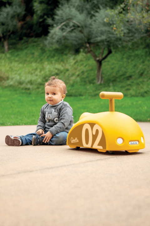 Voiture jouet à chevaucher Eolo Ginetta