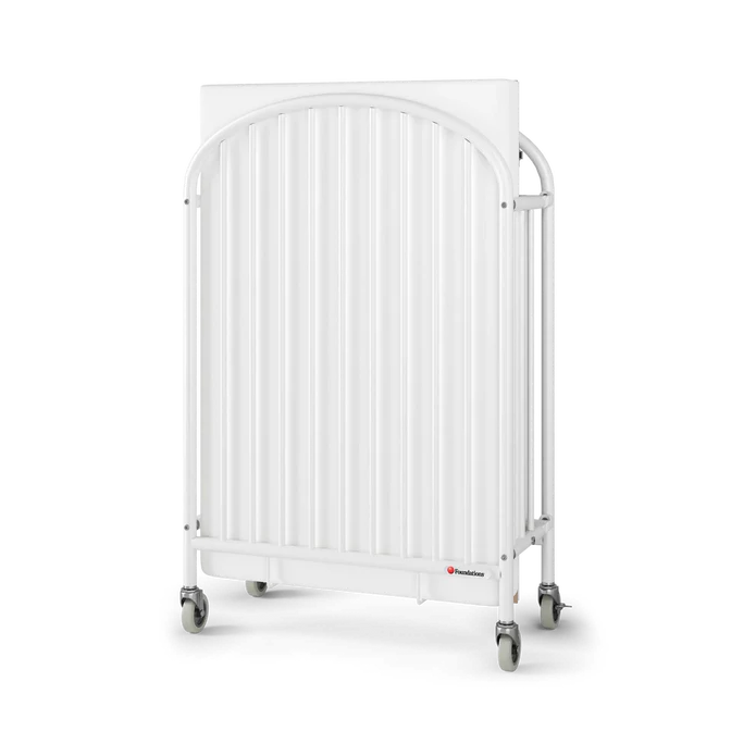 Lit de bébé pliant Compact Pinnacle™ avec roulettes (matelas en mousse inclus)