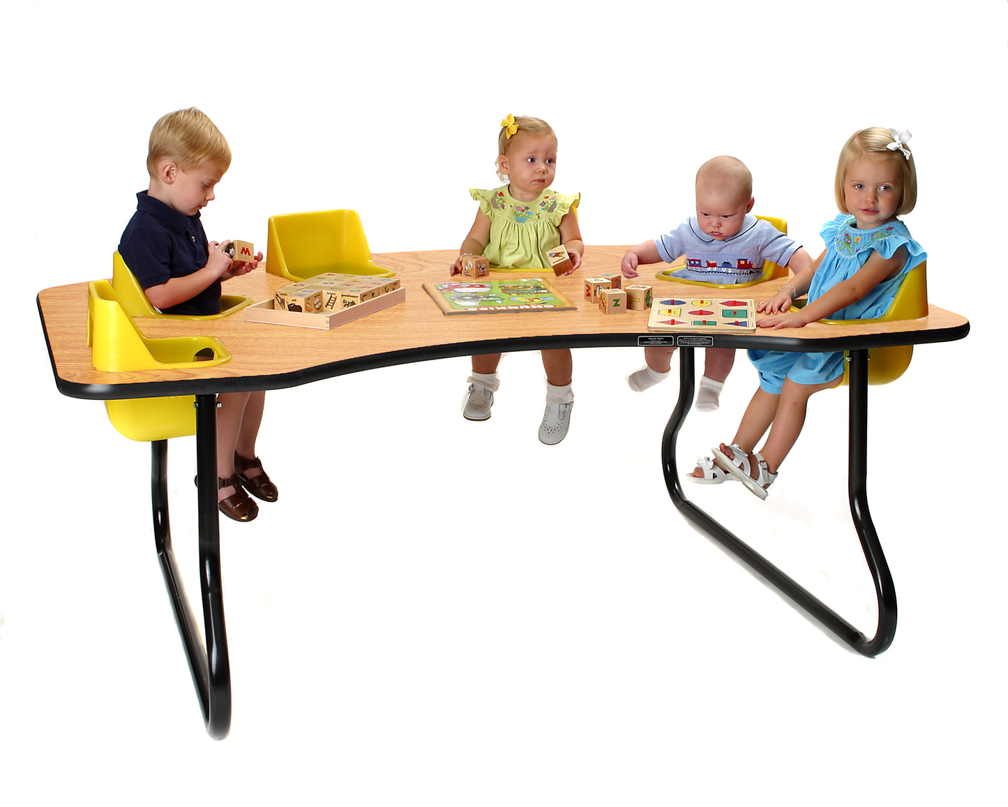 Table pour poupons à 6 places