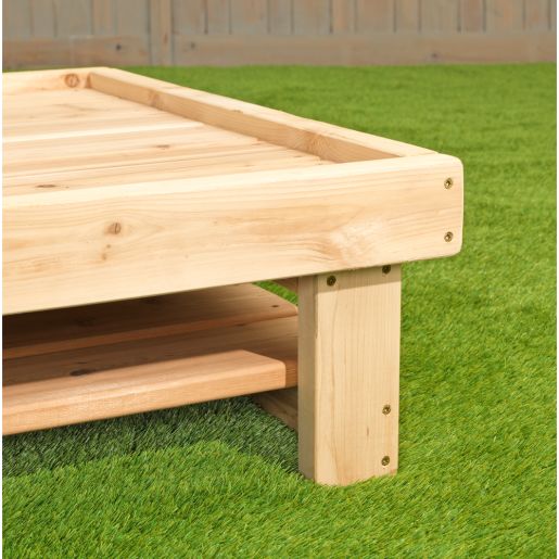 Table carrée pour poupons