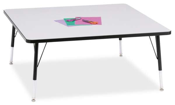 Table scolaire carrée - Modèle économique