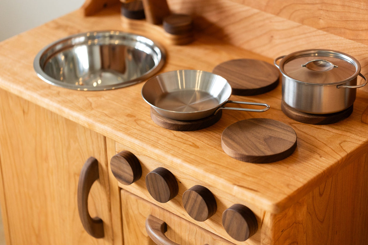 Cuisinette en bois massif de merisier pour jeu symbolique – photo 17