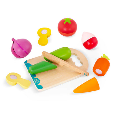 Symbolic set - wooden vegetables to cut