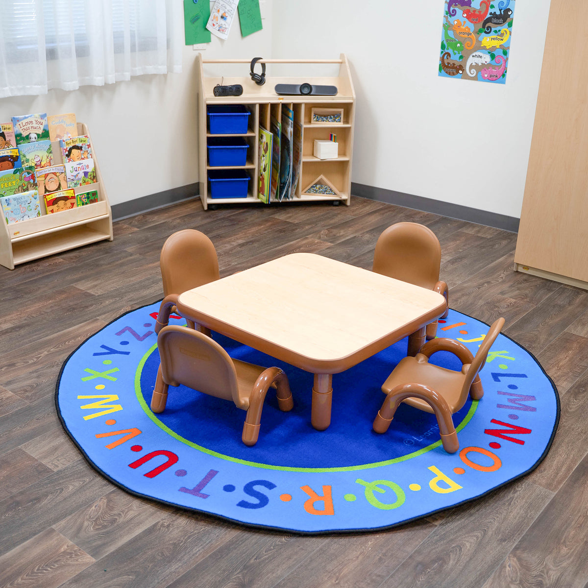 Ensemble table carrée 30 po et 4 chaises BaseLine Children's Factory