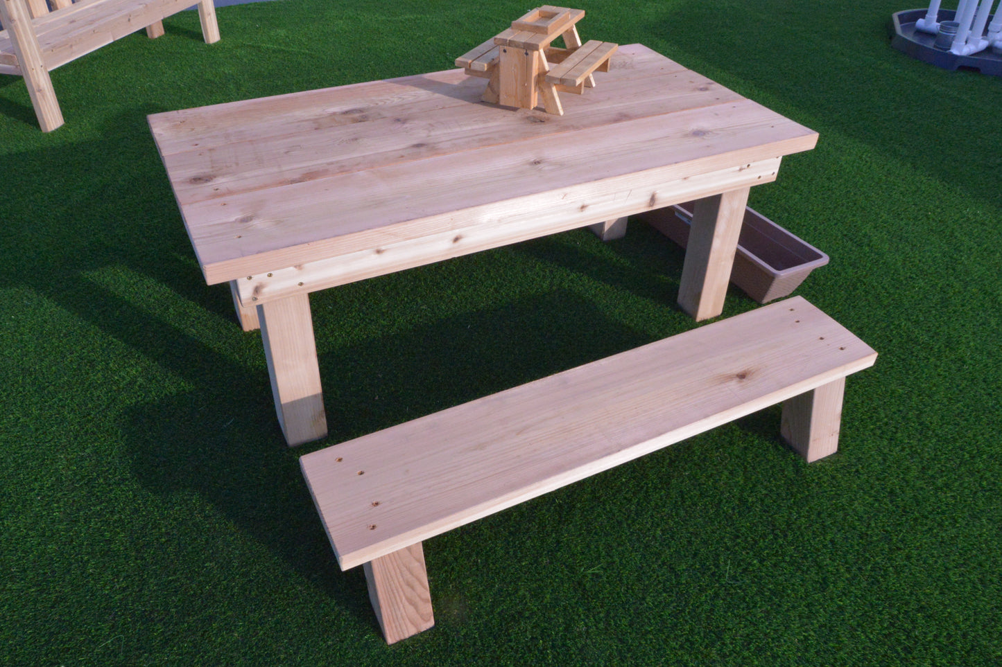 Outdoor kitchenette with roof