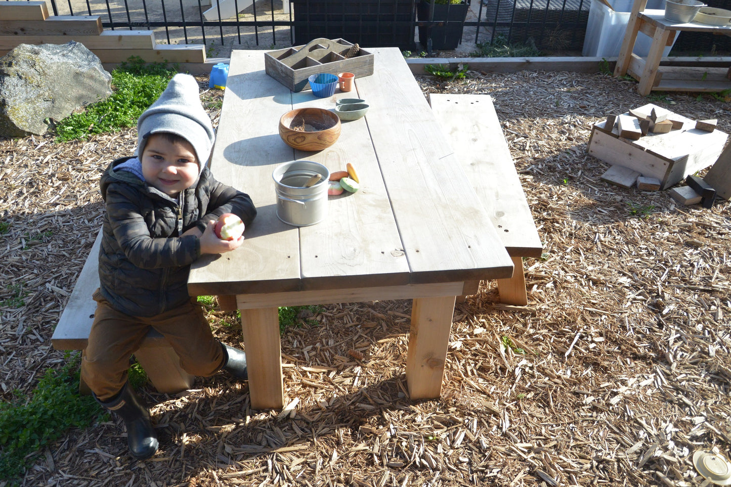 Outdoor kitchenette with roof