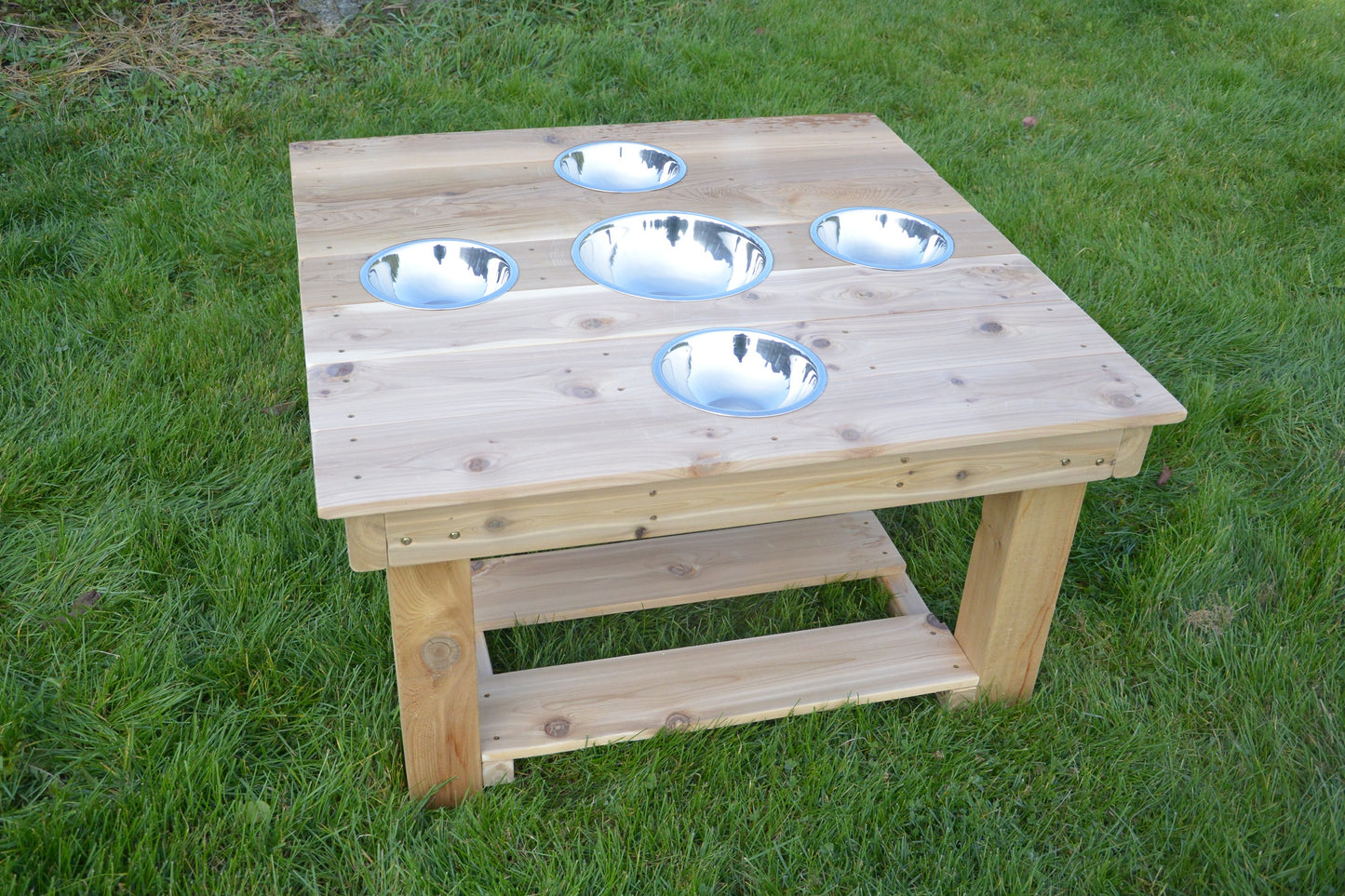 Outdoor table - 5 bowls