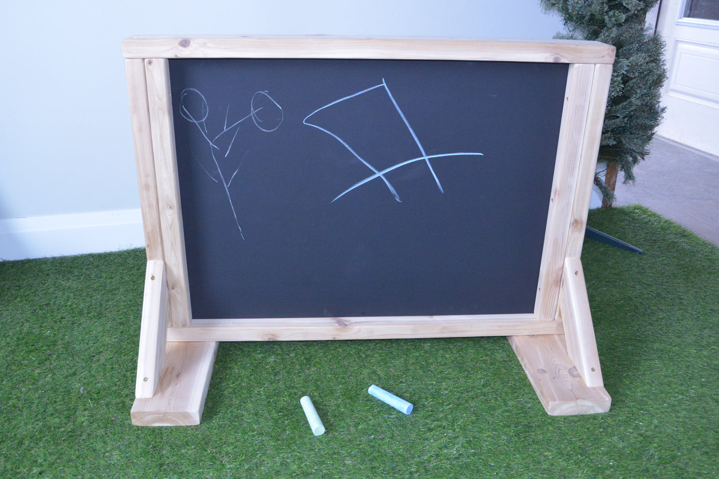 Plexiglass art board for babies