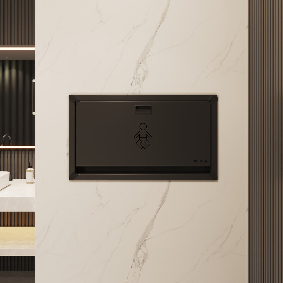 Table à langer murale Vantage en inox noir encastrée fermée, installée dans le mur d'une salle de bain