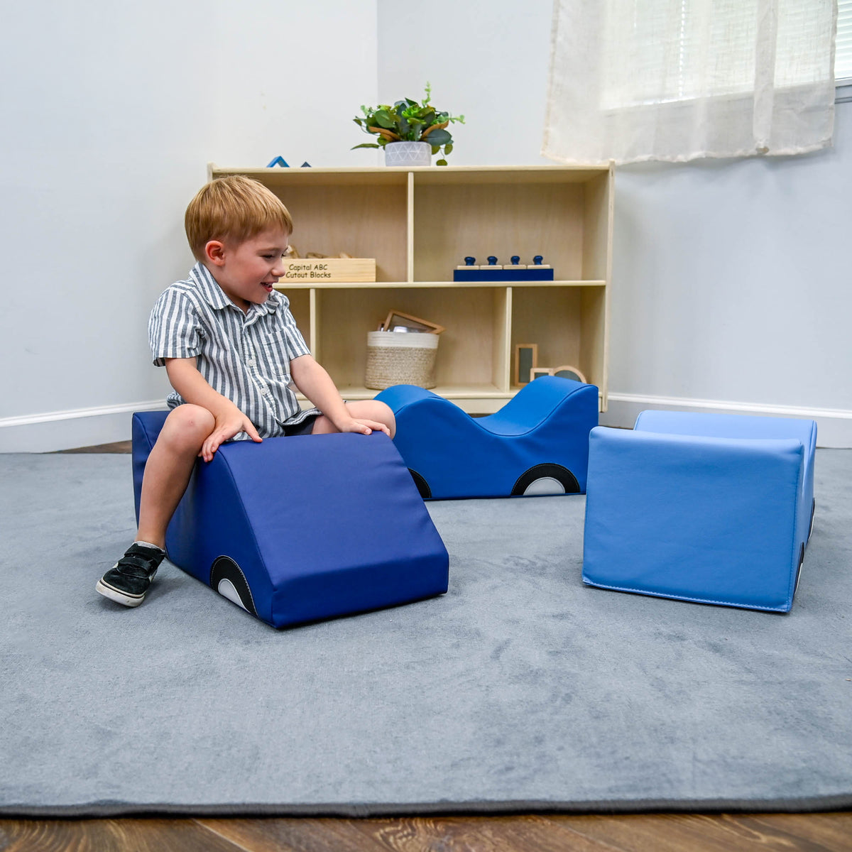 Voitures souples pour bébés et tout-petits Children's Factory