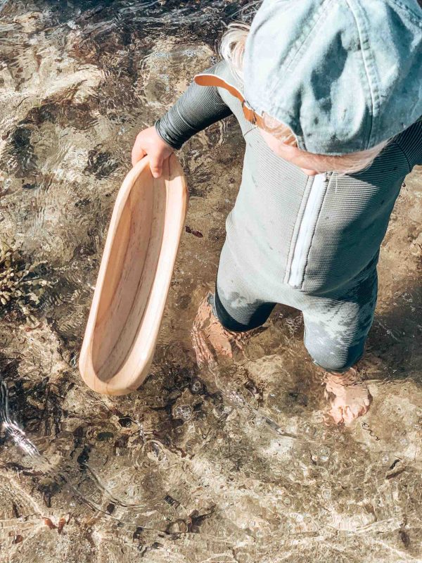 Bateau en bois pour la cour